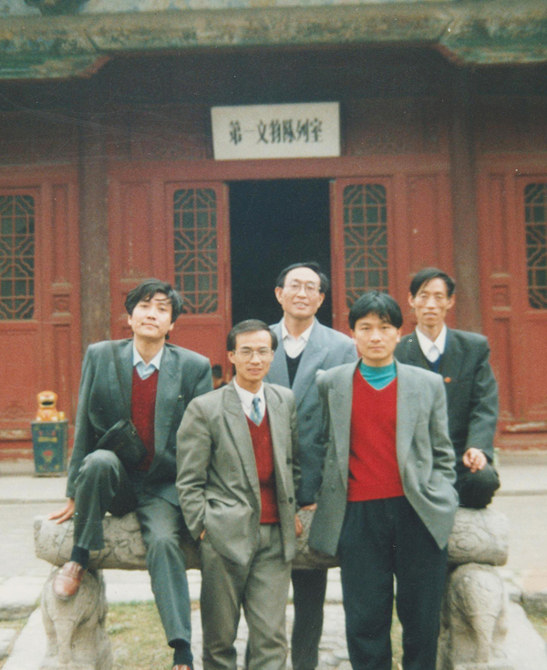 008 前排左一團(tuán)委書記高丙杰、前排右一組織干事王小龍，后排中黨辦主任馮振宇 右一宣傳部長(zhǎng)王衛(wèi)民 (71).jpg