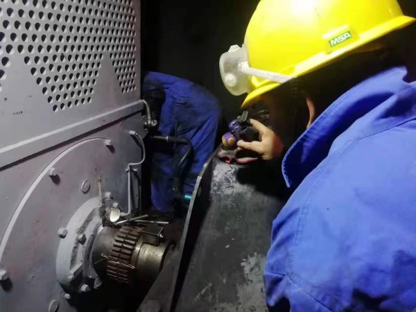 周六，磨煤機搶修立新功.jpg