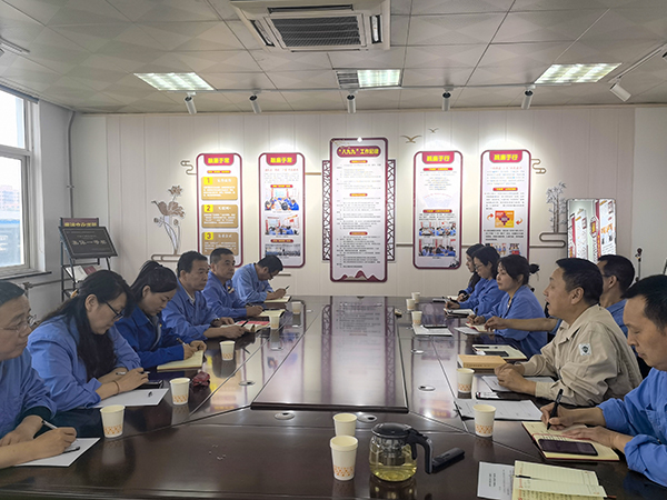 5月23日，法審、實(shí)業(yè)黨支部結(jié)對(duì)開展“學(xué)思鑄魂 共促共建”主題黨日活動(dòng) (2).jpg