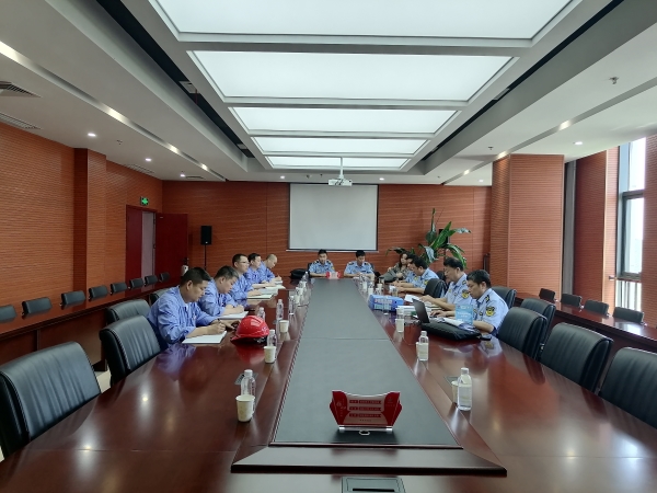 7月18日，陜西省生態(tài)環(huán)境廳一行在三樓行政會(huì)議室查閱環(huán)保資料.jpg