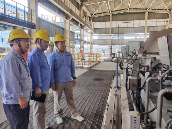 9月8日，公司機(jī)組透平電驅(qū)改造項(xiàng)目小區(qū)赴蒲城清潔能源化工有限責(zé)任公司進(jìn)行對標(biāo)交流2.jpg
