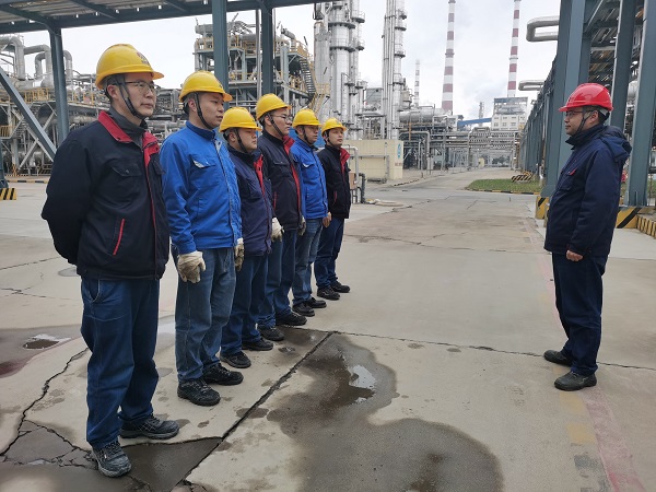 2月2日，尿素車間化工一班開展液氨應(yīng)急演練.jpg