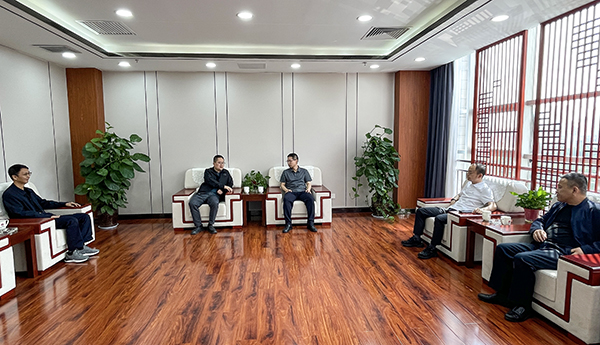 4月17日，彬州公司副總經(jīng)理張安平帶隊前往運(yùn)銷彬長分公司座談.jpg