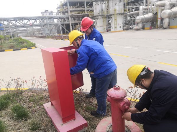 圖2 7月10日，檢查人員檢查人員重點(diǎn)檢查消防器材。設(shè)施.jpg