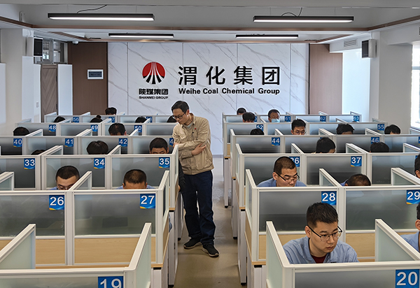 7月初，動力車間組織員工舉行第二季度業(yè)務考試.jpg