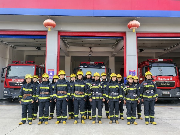 10月15日，消防隊(duì)員參加聯(lián)防聯(lián)訓(xùn).jpg