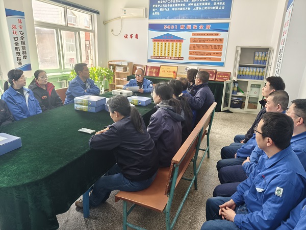 計(jì)控電儀部組織各班負(fù)責(zé)人與機(jī)械修造部檢修二部進(jìn)行交流學(xué)習(xí).jpg